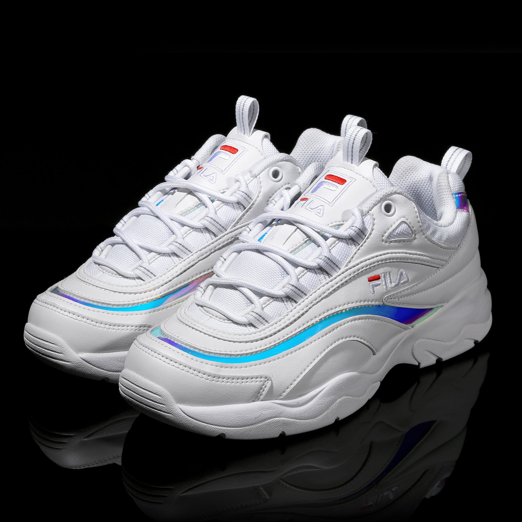 fila white and blue shoes