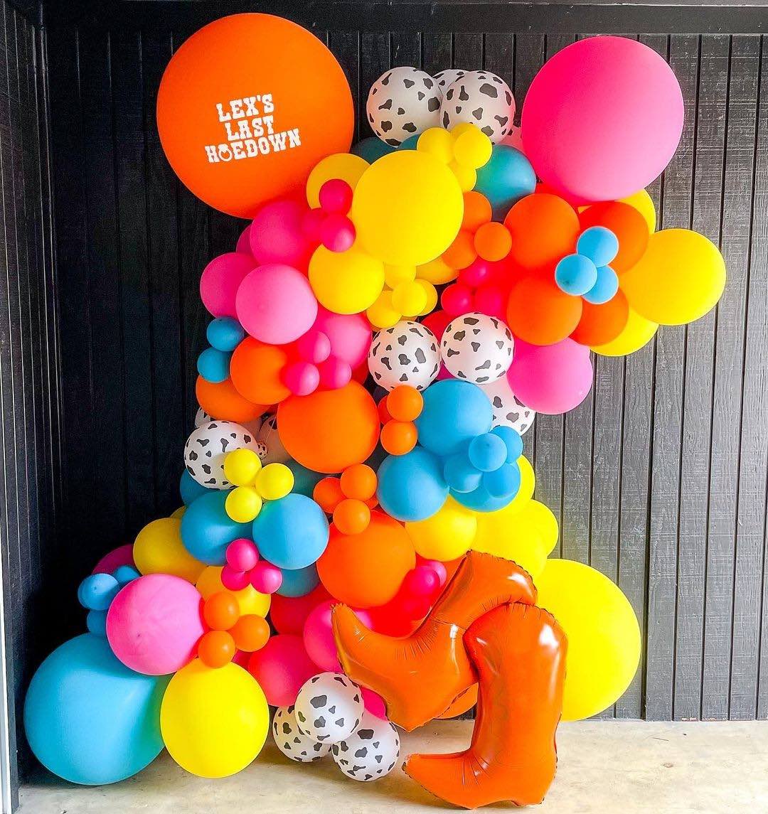 Easy Bachelorette Party Decoration Ideas - Balloon Arch