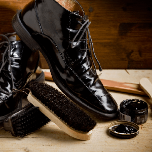 polishing cordovan shoes