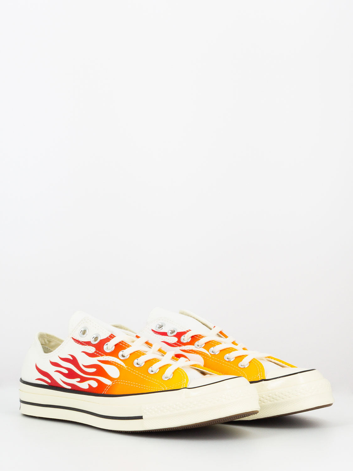 converse con fiamme