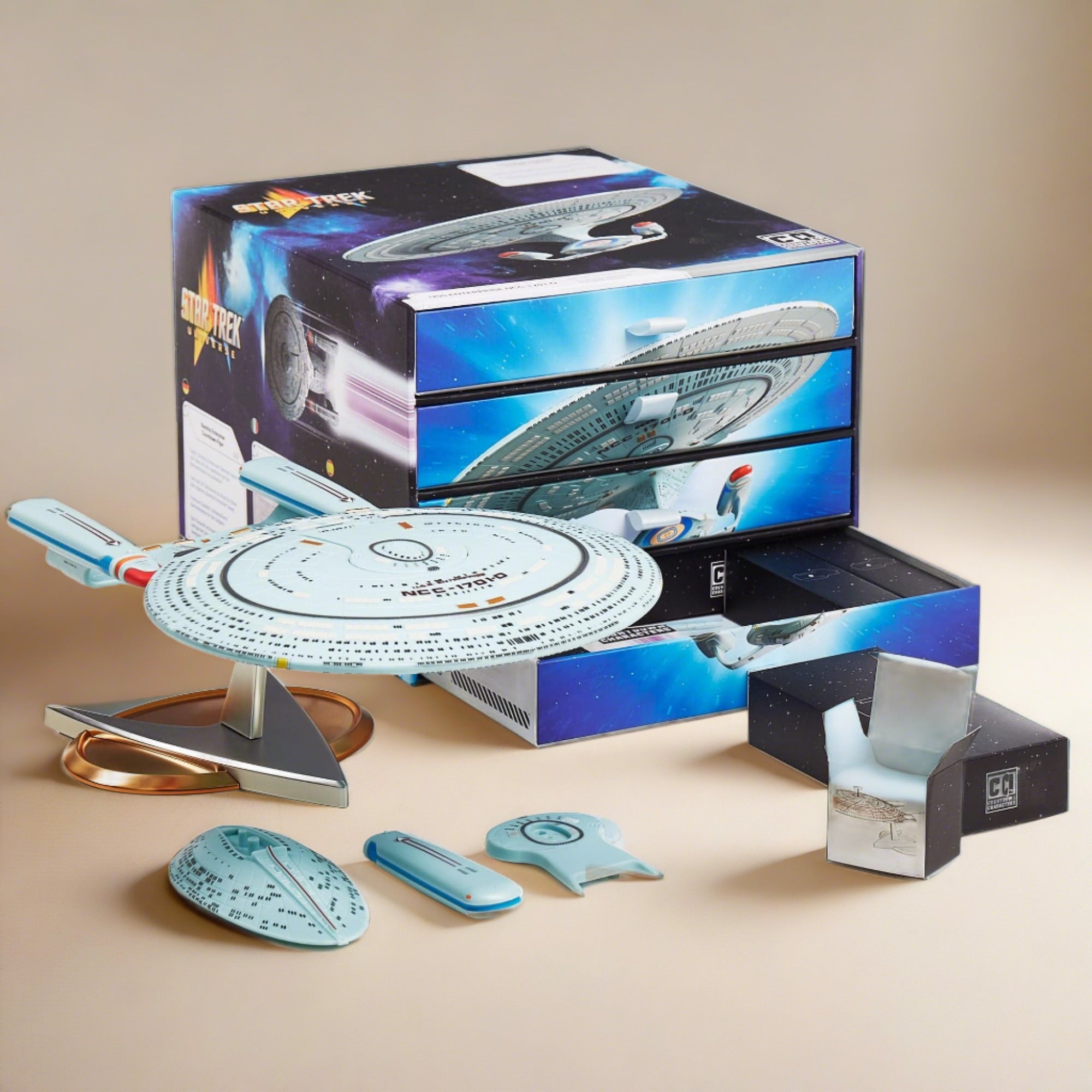 Photos - Other Jewellery Star Trek Official Star Trek USS Enterprise  Countdown Charact(NCC-1701-D)