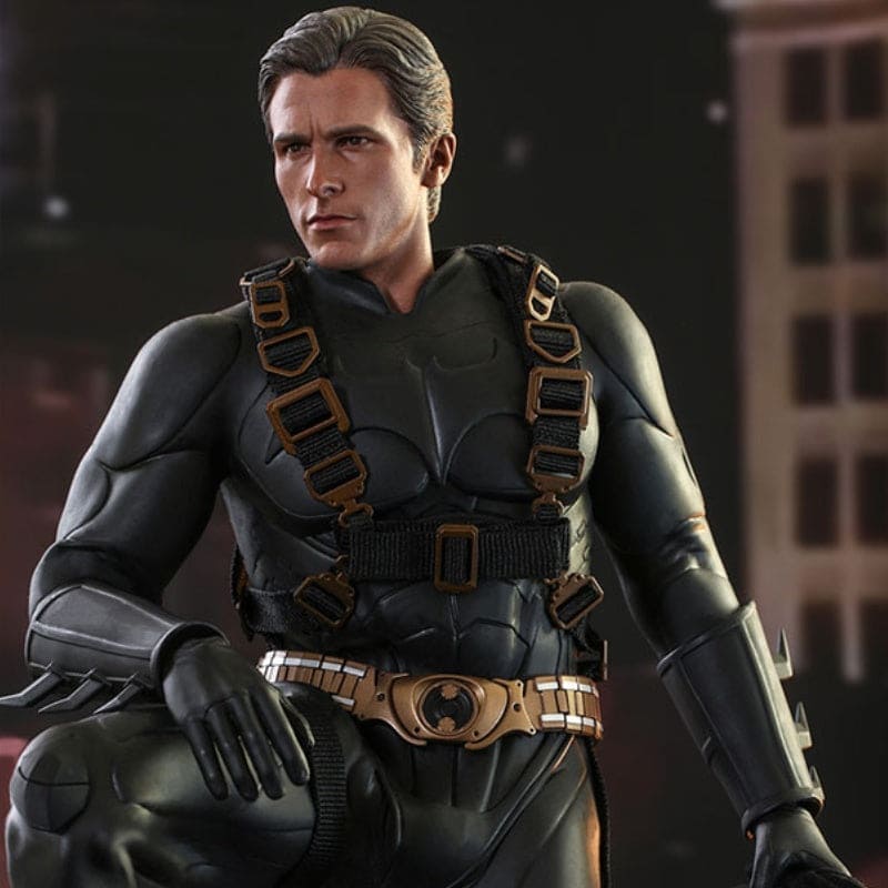 Official Hot Toys DC Comics Batman Begins Batman 1:6 Scale Figure – Just  Geek