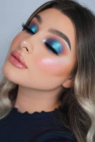 Mermaid-inspired teal Eyes and Glossy Lips