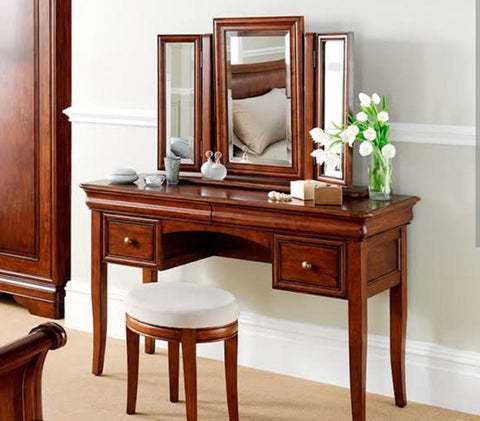 traditional dressing table