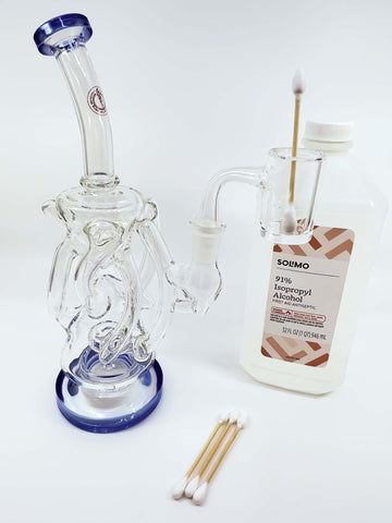 Quartz Banger Cleaning: Q-Tip & Isopropyl Tech Article Image