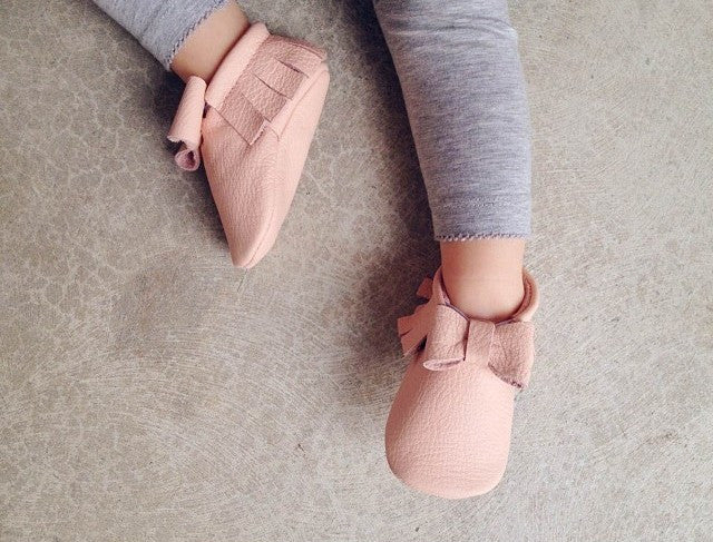 moccs and bows