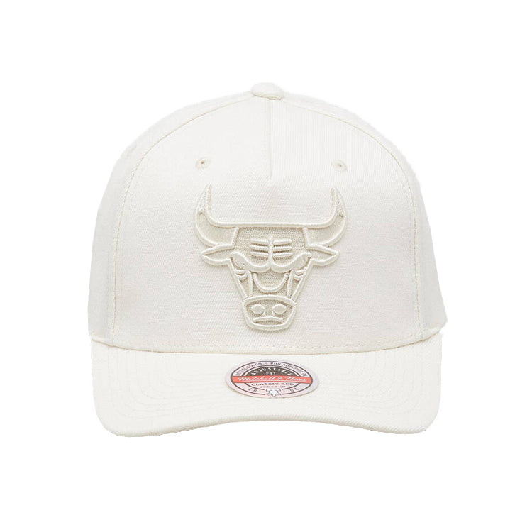 Mitchell & Ness 110 Chicago Bulls snapback cap in red