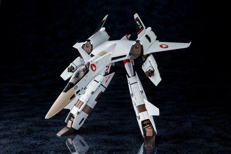 マクロス 1/60 VF-4A ライトニングⅢ Premium Finish-