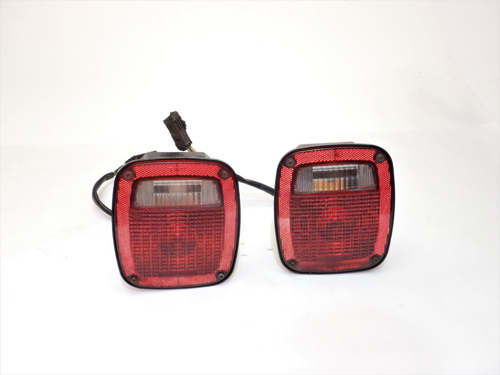 91-95 Wrangler YJ Jeep Tail Light Taillight Lamp Set Pair Driver Passe –  DeadJeep