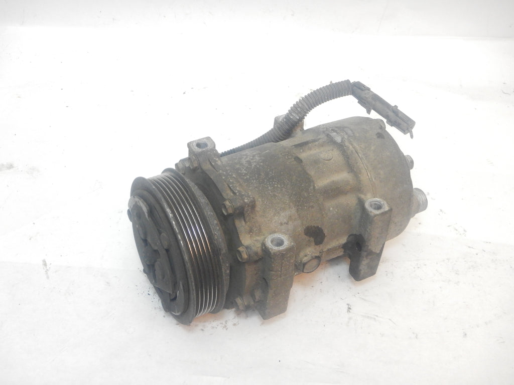 94-95 Grand Cherokee ZJ Jeep AC Compressor  – DeadJeep