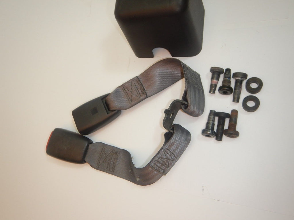 Total 84+ imagen 1999 jeep wrangler rear seat belts