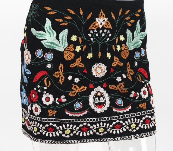 Women's Retro Embroidery Black Floral Casual Short Skirt | ZORKET