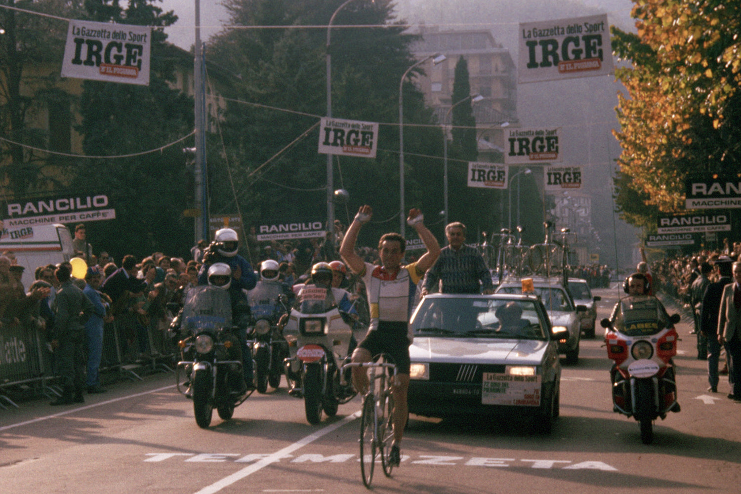 Bernard Hinault (La Vie Claire Look Radar Wonder) winning the winning Giro di Lombardia.  Photo: Fotoreporter Sirotti.