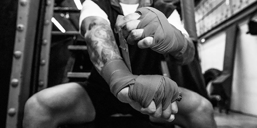 Cómo vendarse las manos y por qué vendarse las manos en boxeo y otros  deportes de contacto?