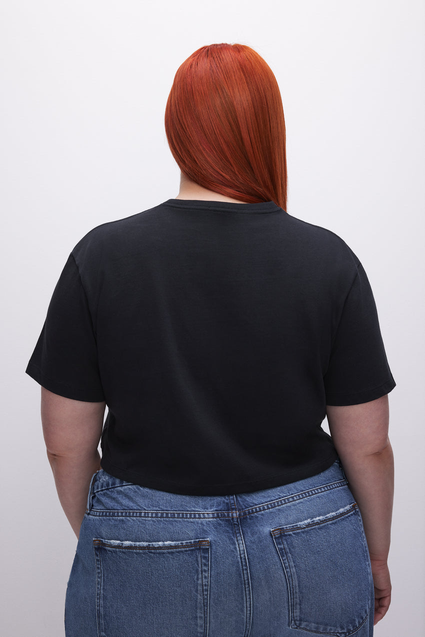 COTTON CROPPED TEE | BLACK001 View 2 - model: Size 16 |