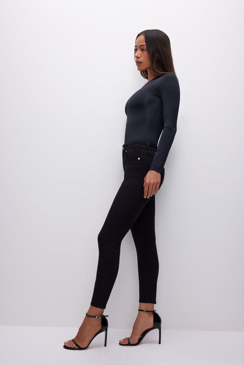 GOOD LEGS SKINNY CROPPED JEANS | BLACK001 View 2 - model: Size 0 |