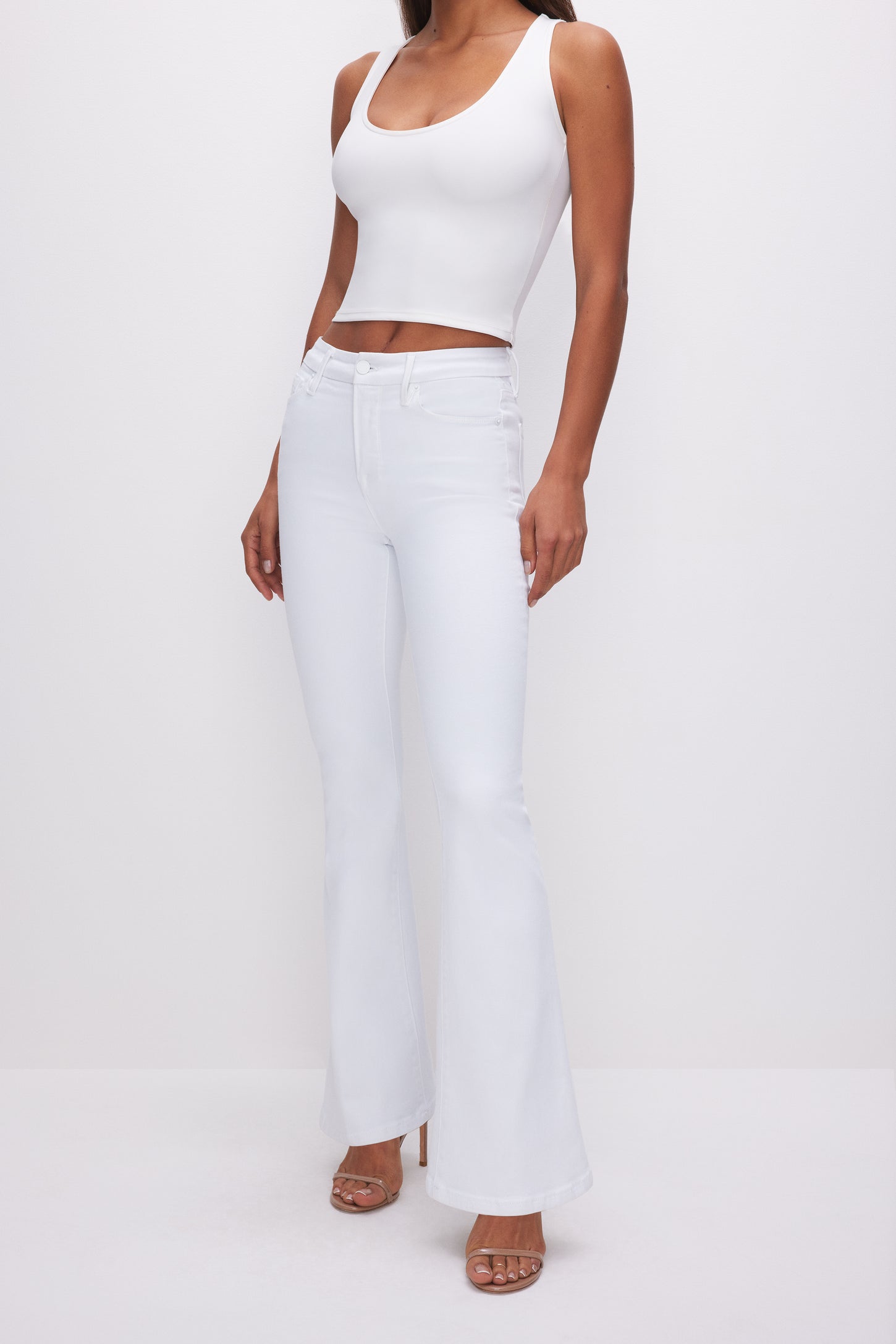 GOOD LEGS FLARE LIGHT COMPRESSION JEANS | WHITE001 - GOOD AMERICAN