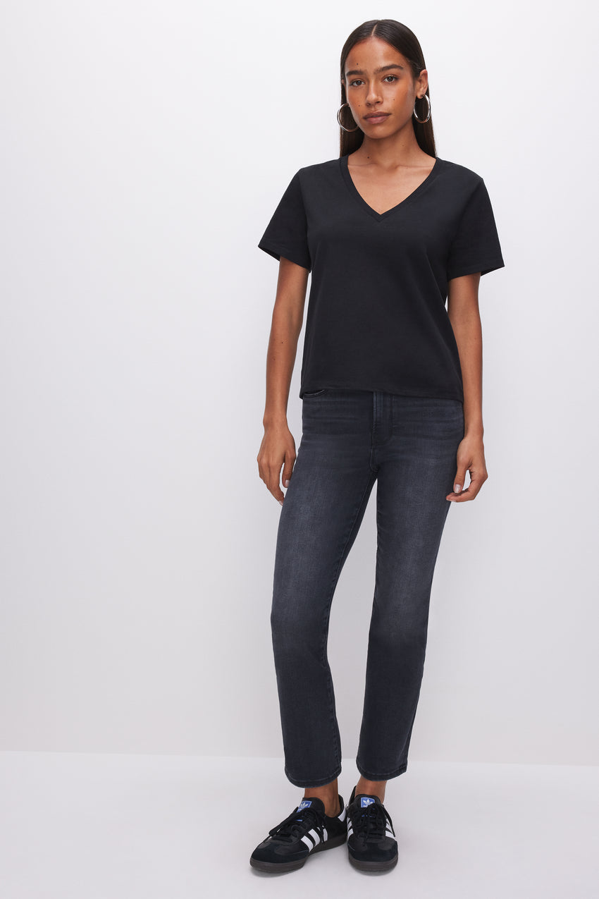 COTTON CLASSIC V-NECK TEE | BLACK001 View 2 - model: Size 0 |