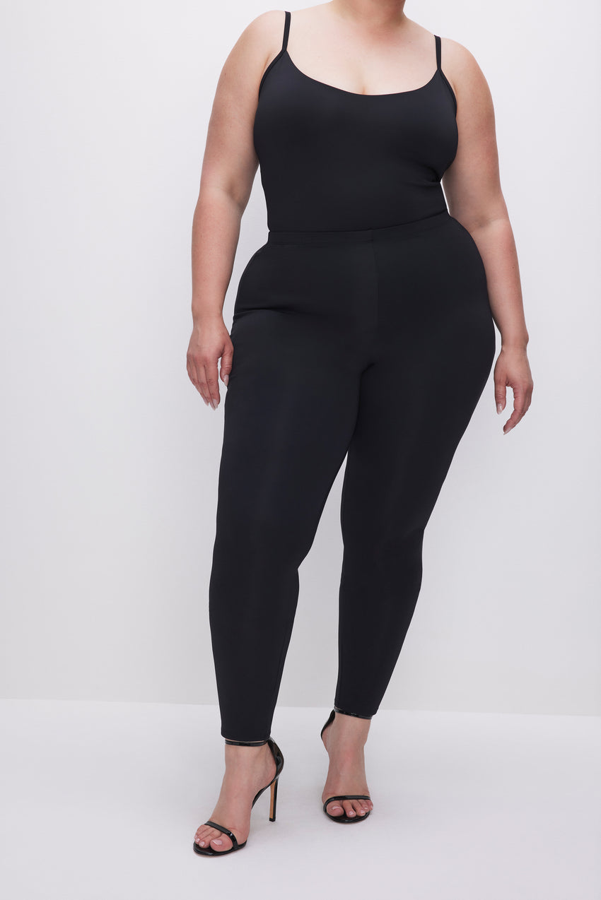 SCUBA PULL-ON LEGGINGS | BLACK001 View 6 - model: Size 16 |