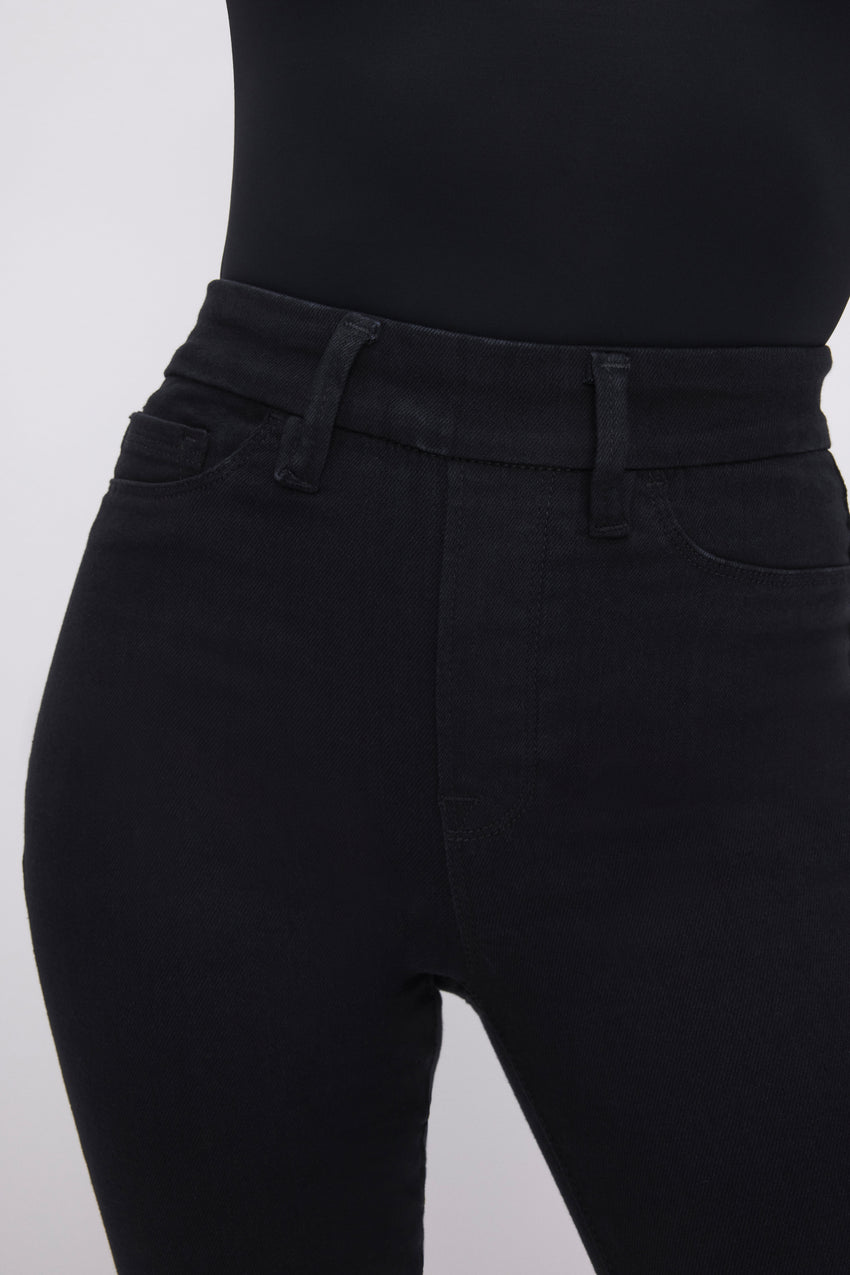 POWER STRETCH PULL-ON STRAIGHT JEANS | BLACK001 View 5 - model: Size 0 |