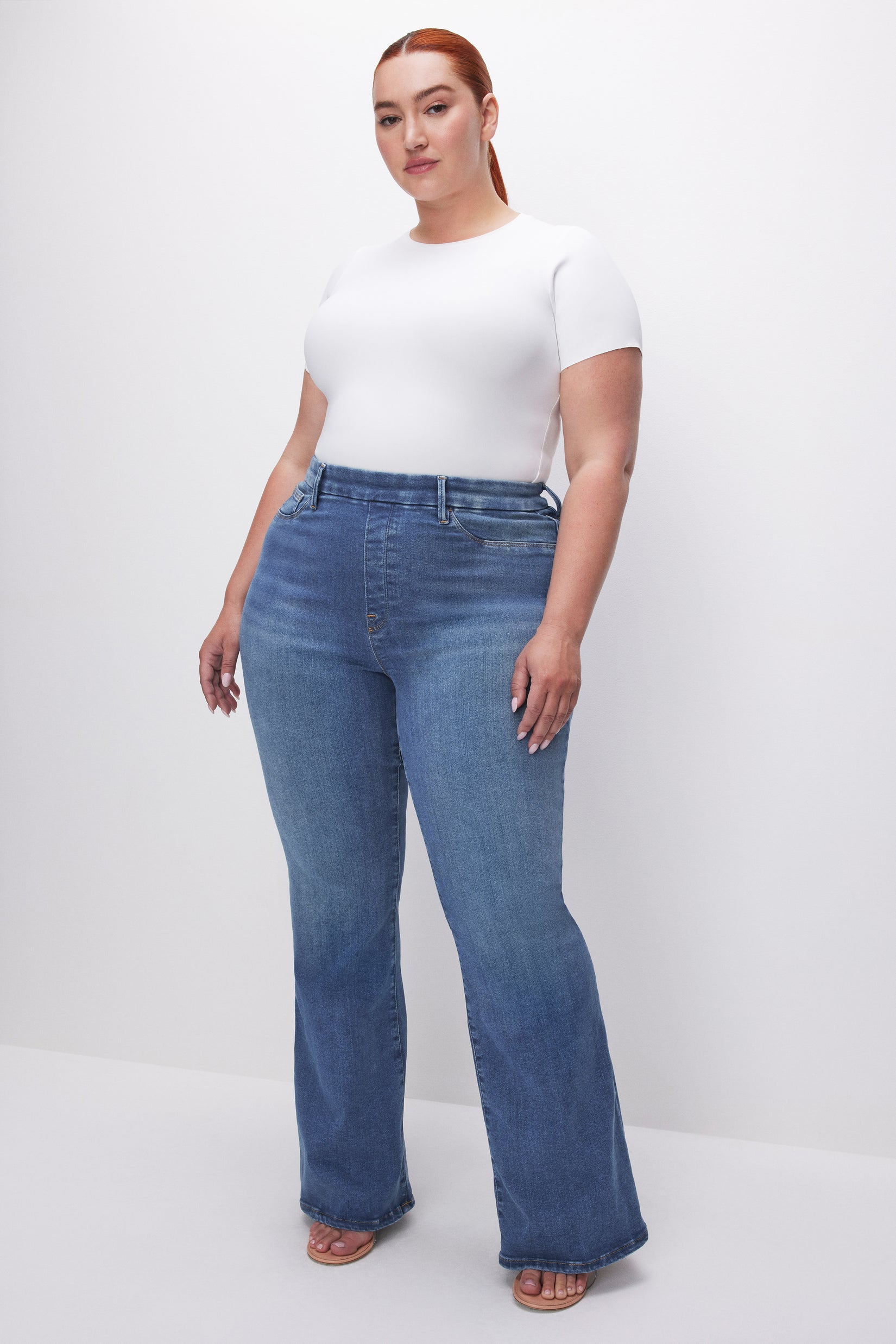 POWER STRETCH PULL-ON FLARE JEANS | INDIGO490 - GOOD AMERICAN