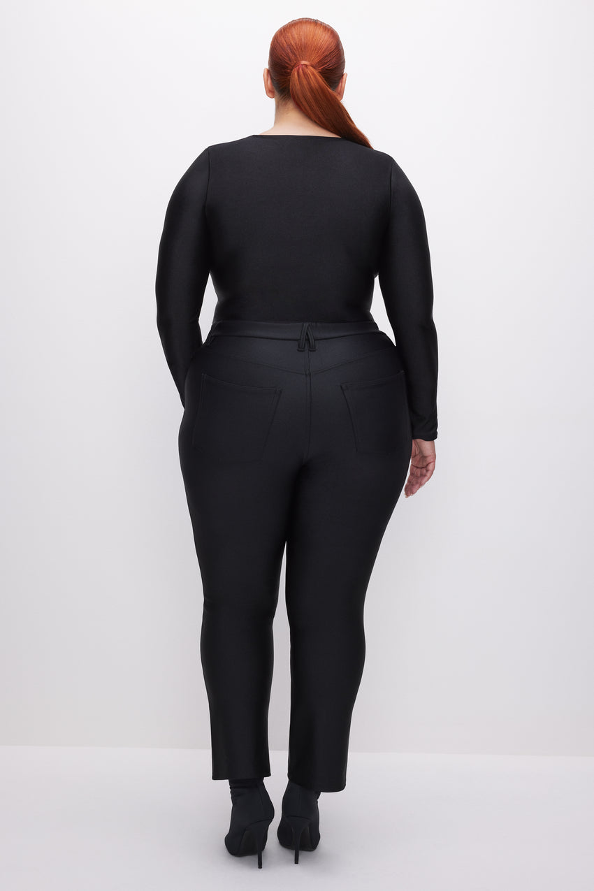 COMPRESSION SHINE STRAIGHT PANTS | BLACK001 View 8 - model: Size 16 |