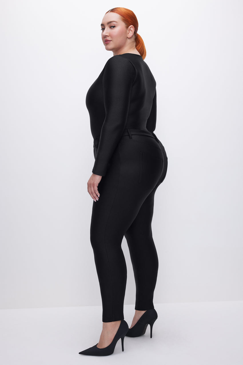 COMPRESSION SHINE GOOD WAIST LEGGINGS | BLACK001 View 6 - model: Size 16 |