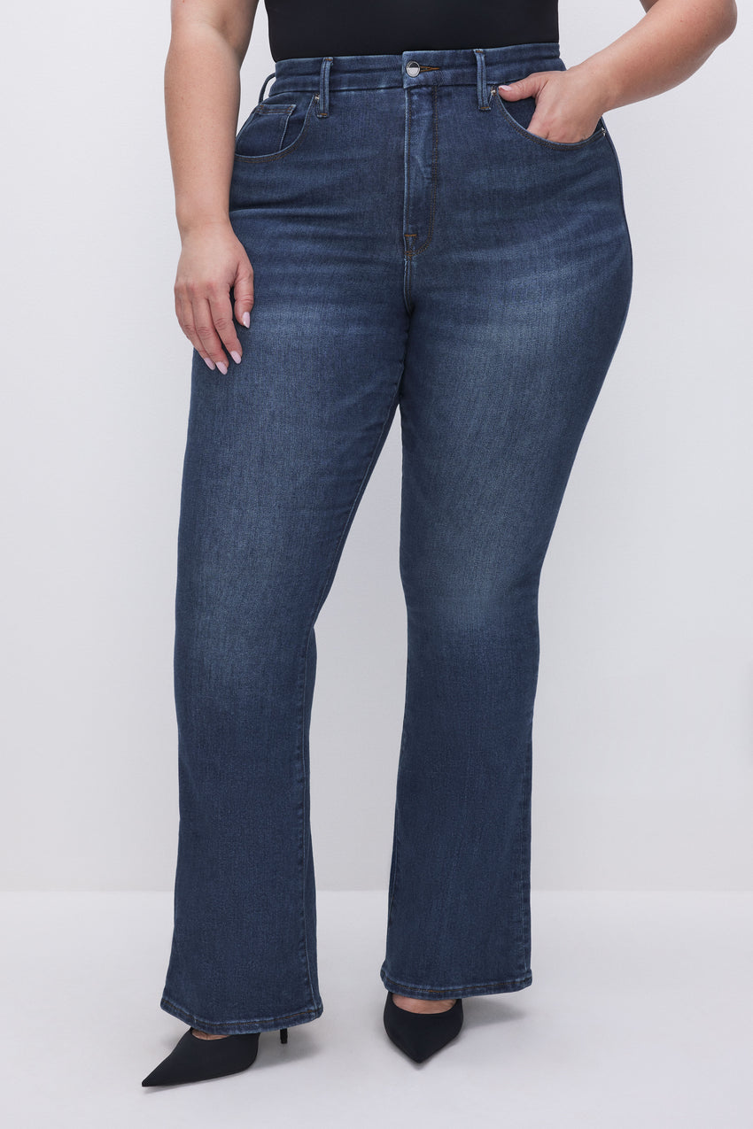 GOOD CLASSIC SLIM BOOTCUT JEANS | BLUE811 View 1 - model: Size 16 |