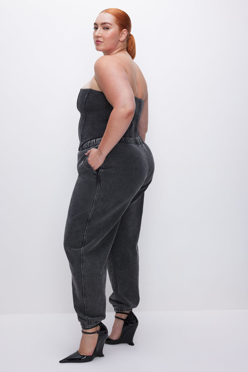 JEANIUS SWEATPANTS | BLACK322 View 6 - model: Size 16 |