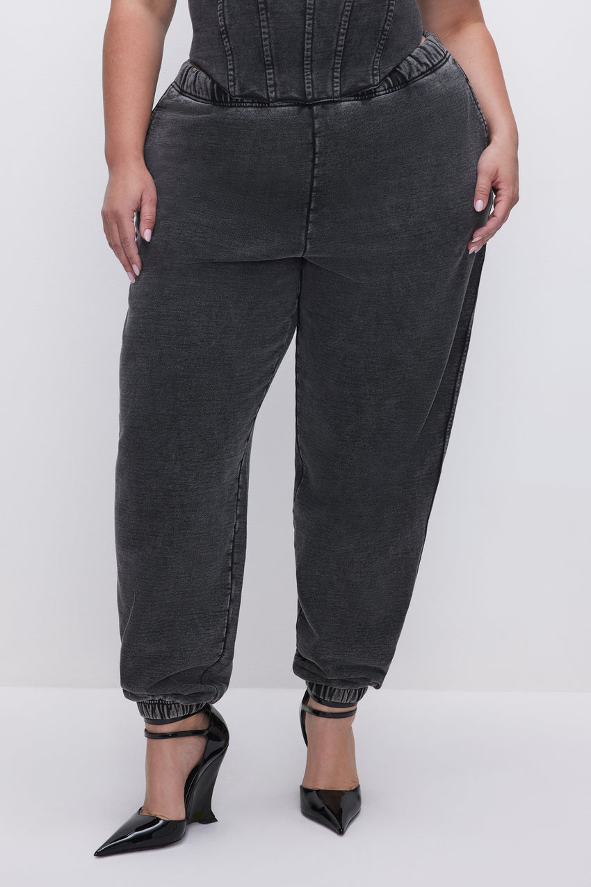 JEANIUS SWEATPANTS | BLACK322 View 7 - model: Size 16 |