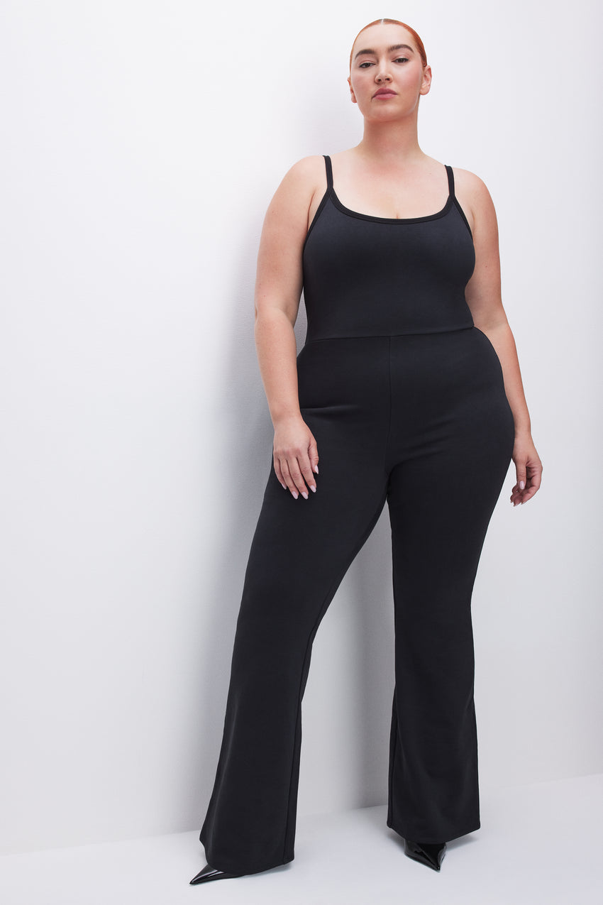 COMPRESSION TERRY SCOOP JUMPSUIT | BLACK001 View 8 - model: Size 16 |