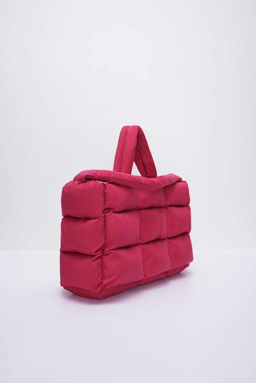 LARGE PUFFER BAG | LOVE POTION007 View 3 - model: Size 0 |