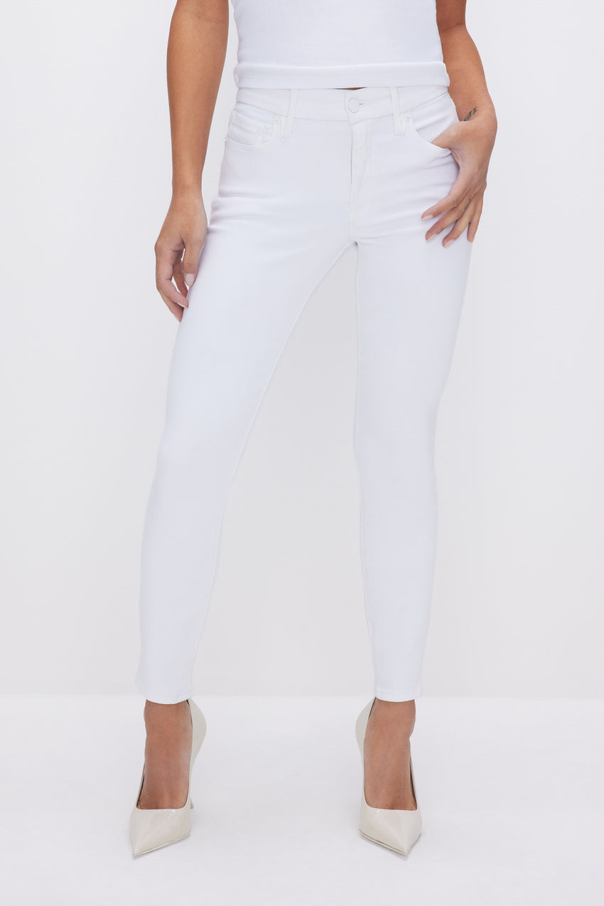 GOOD PETITE SKINNY JEANS | WHITE001 View 2 - model: Size 0 |