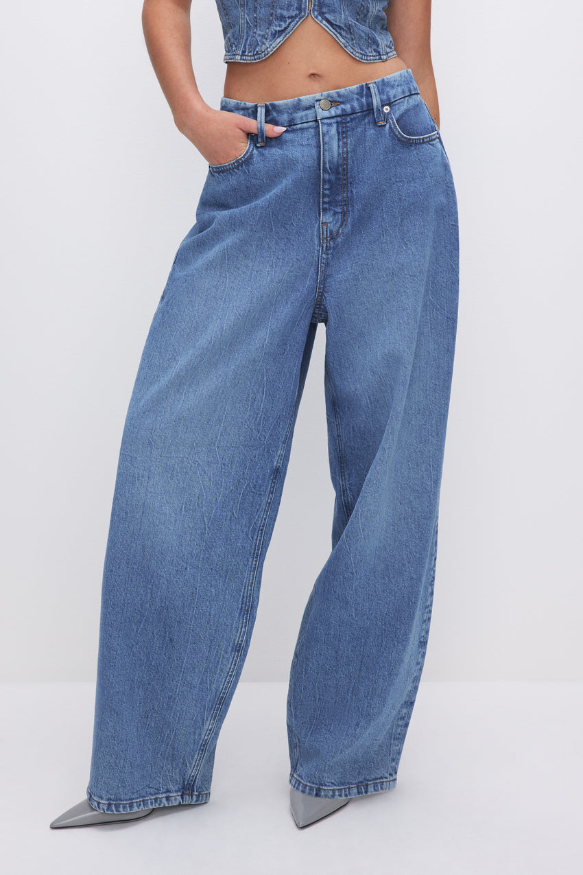 OVERSIZED STRAIGHT JEANS | INDIGO599 View 4 - model: Size 0 |