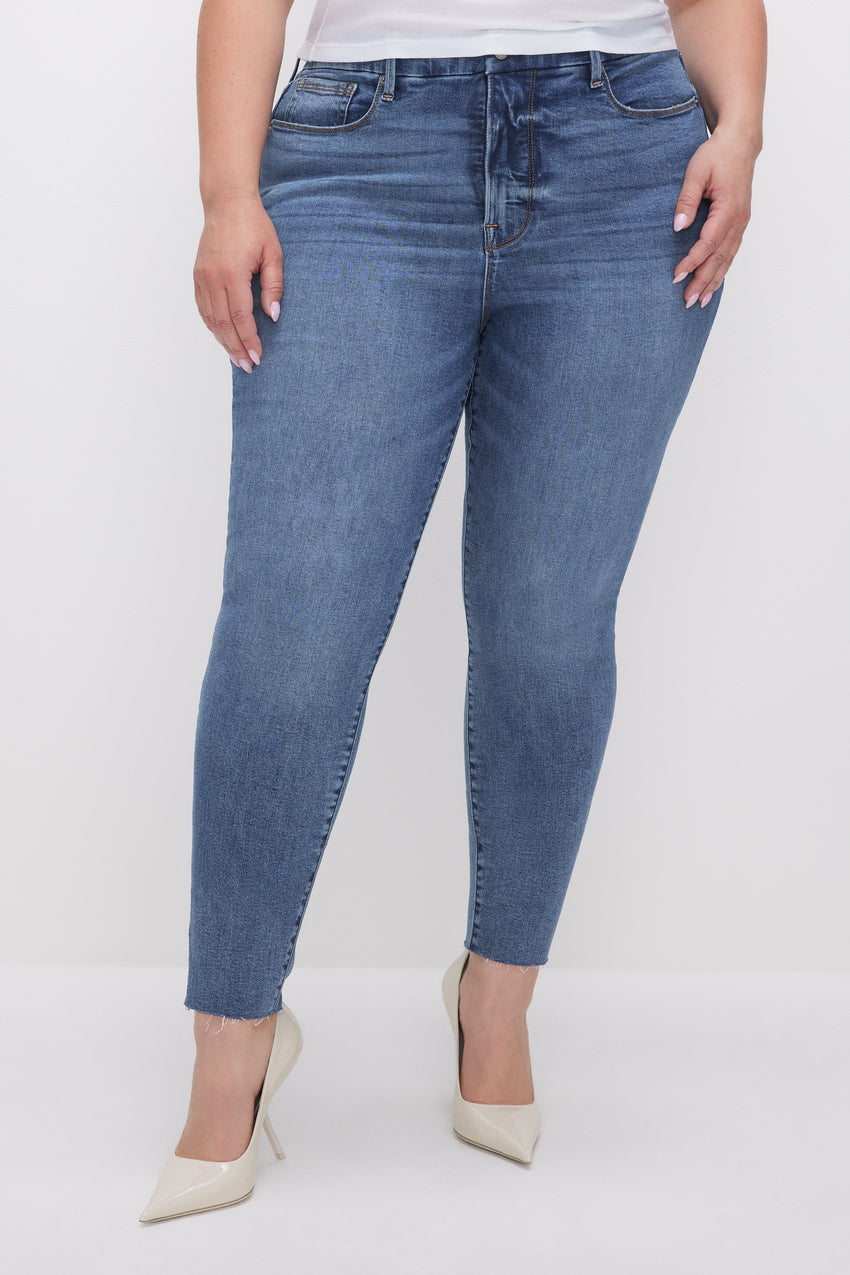 GOOD LEGS SKINNY JEANS | INDIGO611 View 7 - model: Size 16 |