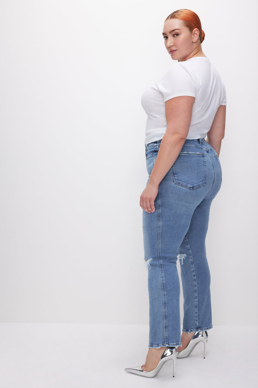 GOOD CURVE STRAIGHT JEANS | INDIGO628 View 3 - model: Size 16 |