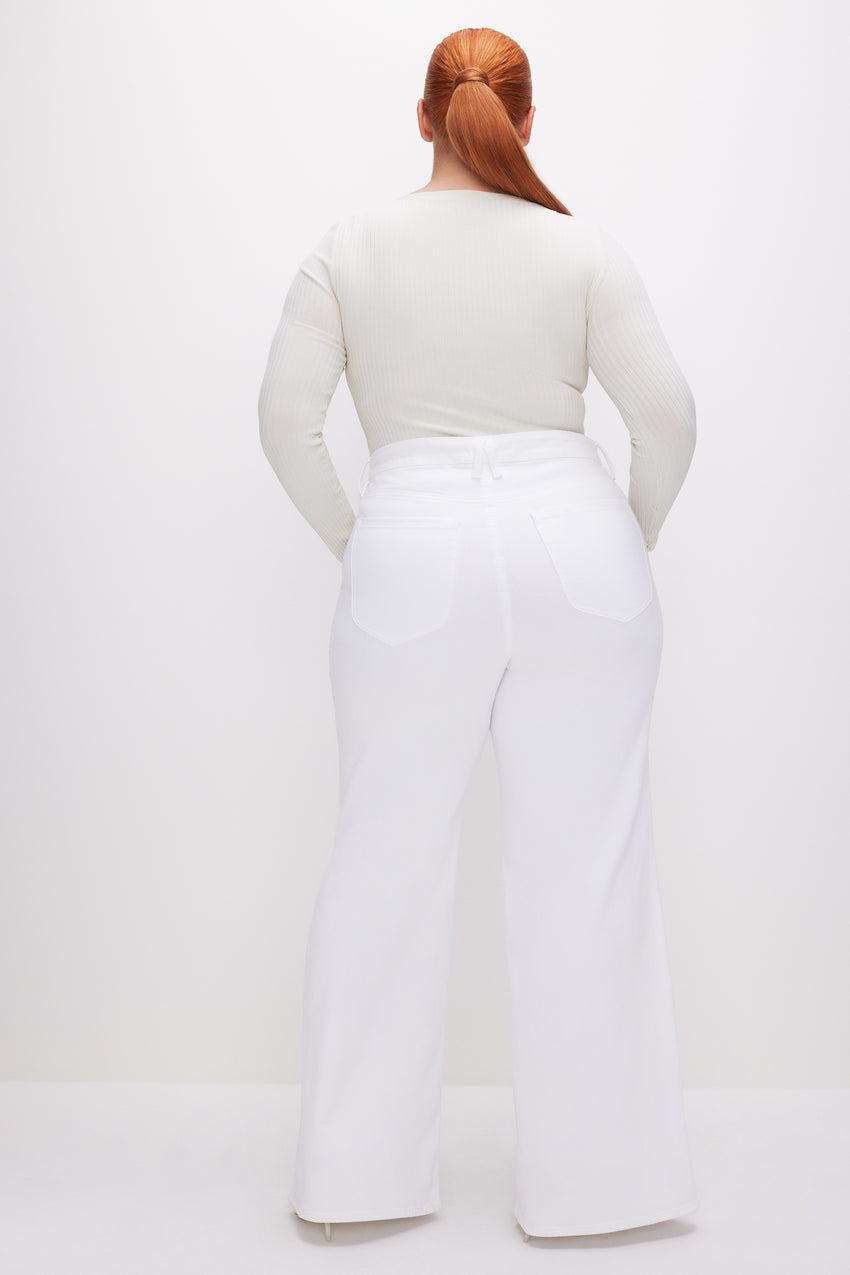 GOOD WAIST PALAZZO JEANS | WHITE001 View 8 - model: Size 16 |