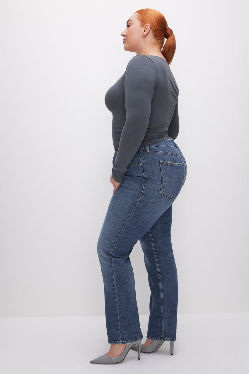 GOOD ICON STRAIGHT JEANS | INDIGO605 View 8 - model: Size 16 |