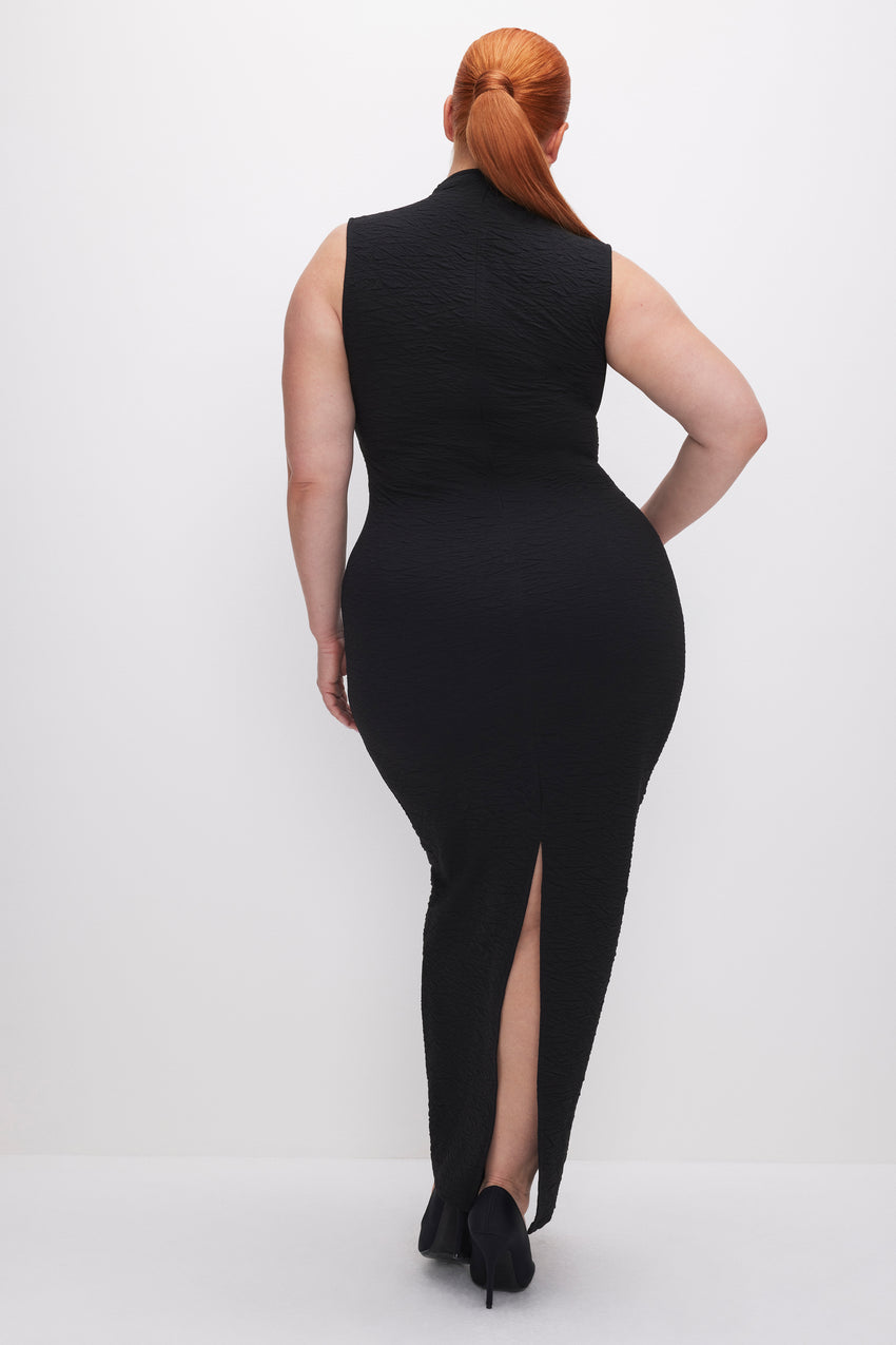 SCRUNCHIE PEEK-A-BOO MAXI DRESS | BLACK001 View 7 - model: Size 16 |