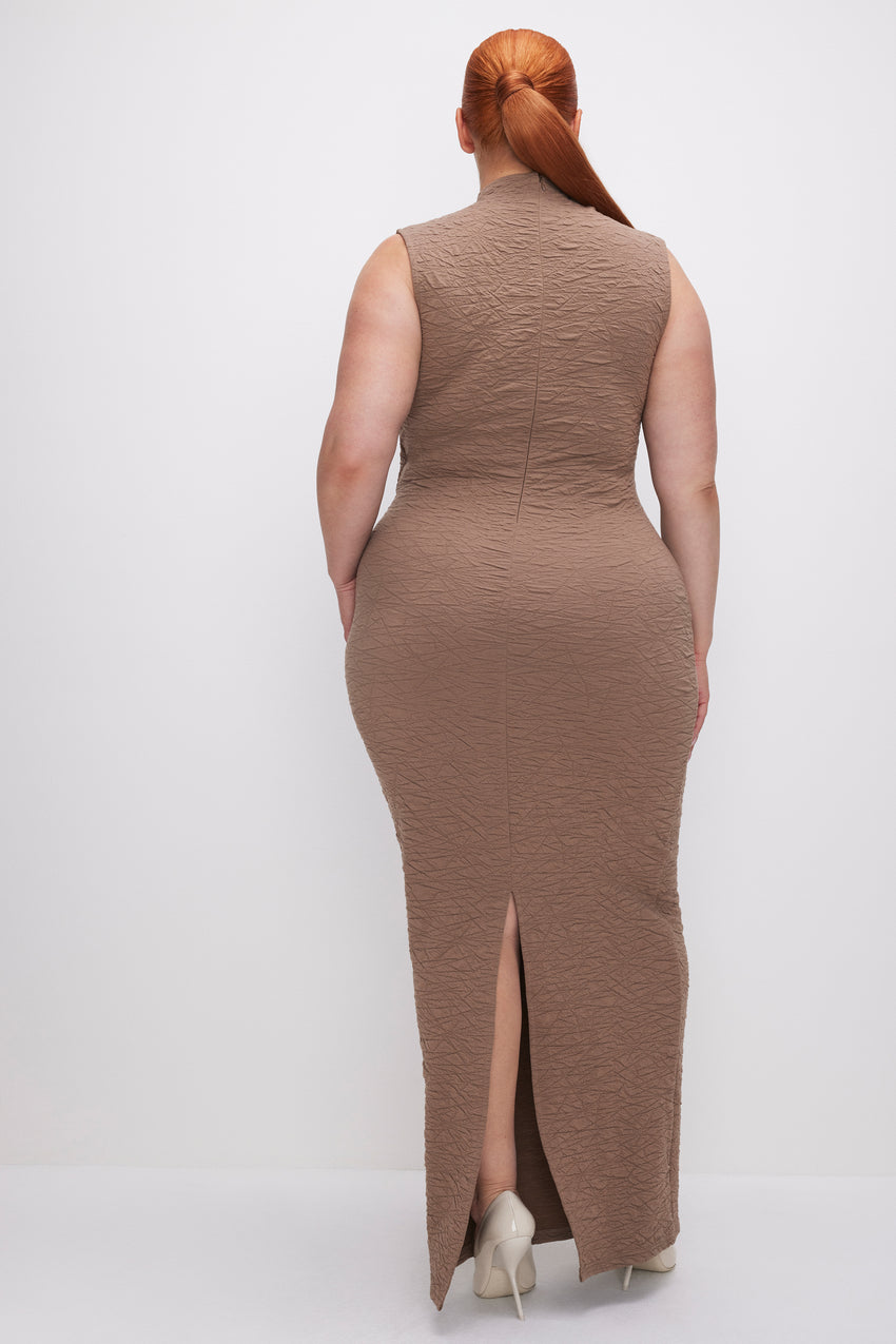 SCRUNCHIE PEEK-A-BOO MAXI DRESS | PUTTY001 View 8 - model: Size 16 |