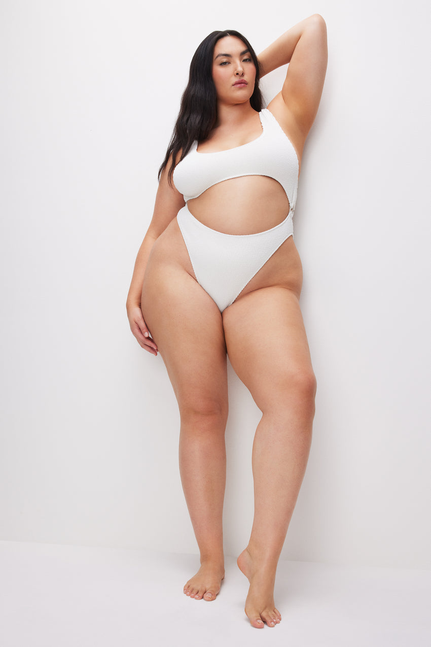 ALWAYS FITS MONOKINI | CLOUD WHITE View 2 - model: Size 16 |