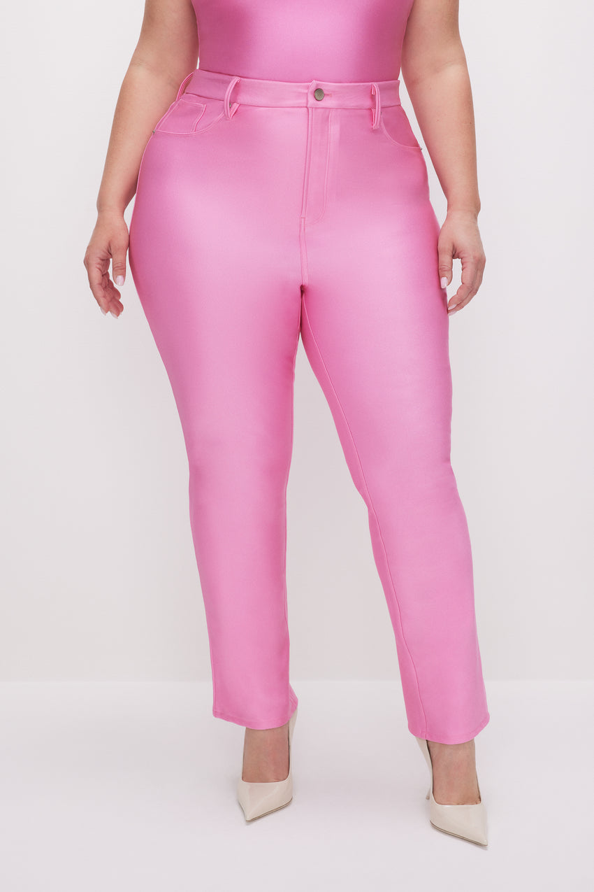 COMPRESSION SHINE STRAIGHT PANTS | SORORITY PINK003 View 2 - model: Size 16 |