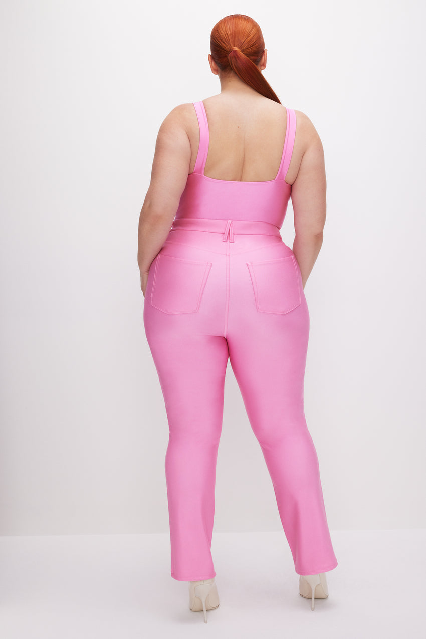 COMPRESSION SHINE STRAIGHT PANTS | SORORITY PINK003 View 4 - model: Size 16 |
