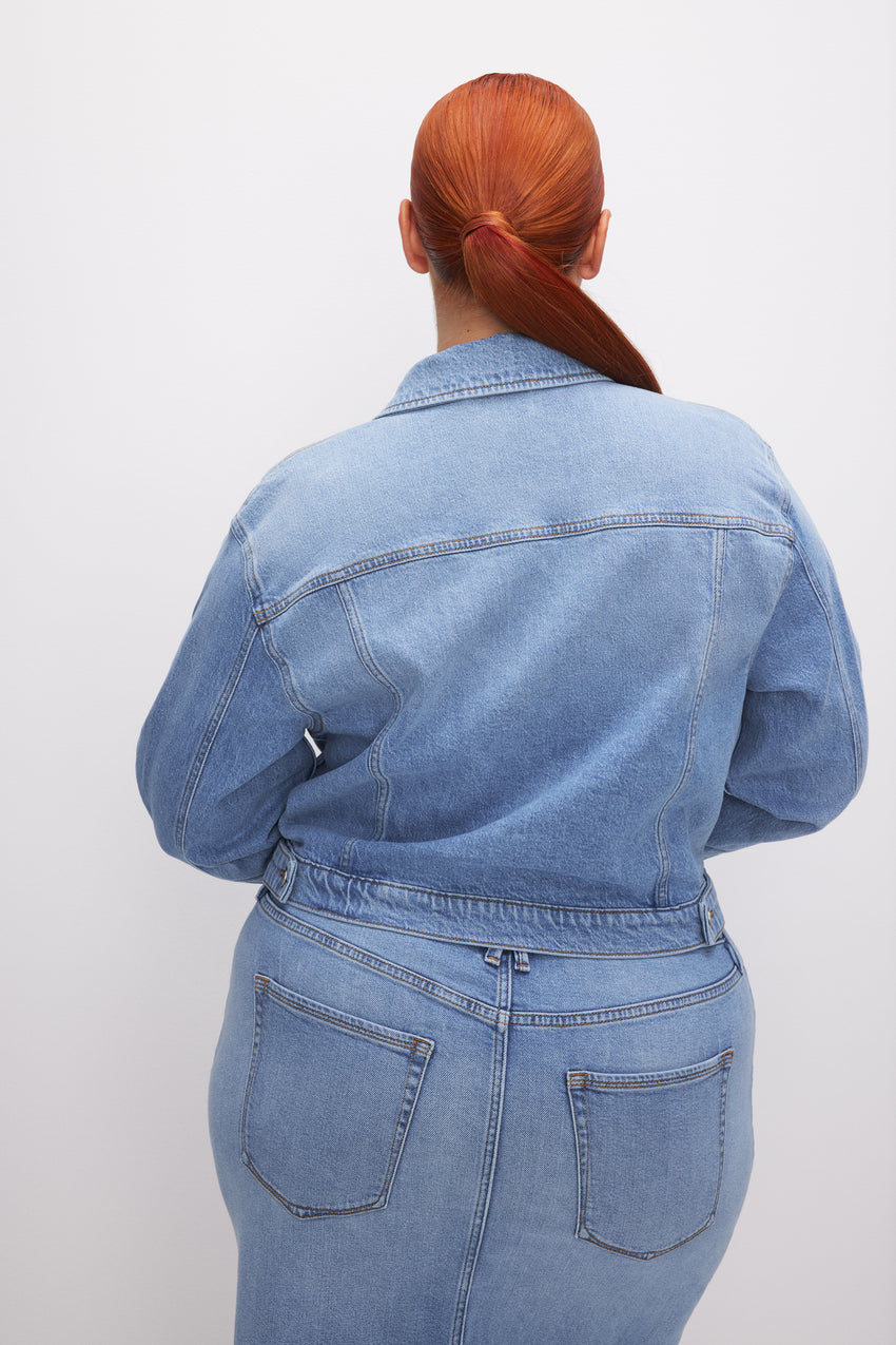 CLASSIC DENIM JACKET | INDIGO597 View 5 - model: Size 16 |