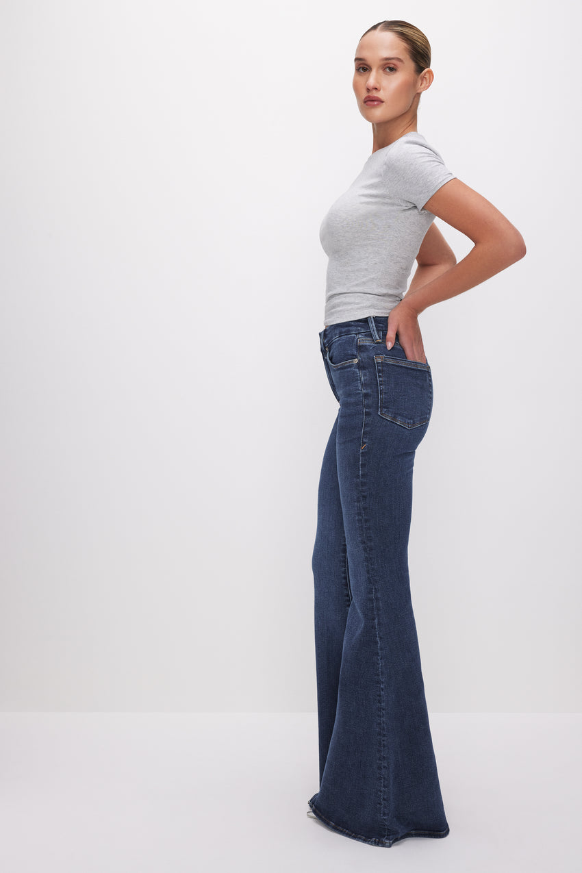 GOOD WAIST SUPER FLARE JEANS | INDIGO643 View 5 - model: Size 0 |