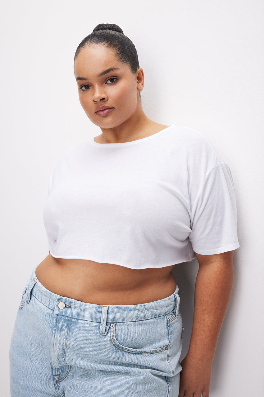 FEATHERWEIGHT CROPPED COTTON TEE | WHITE001 View 6 - model: Size 16 |