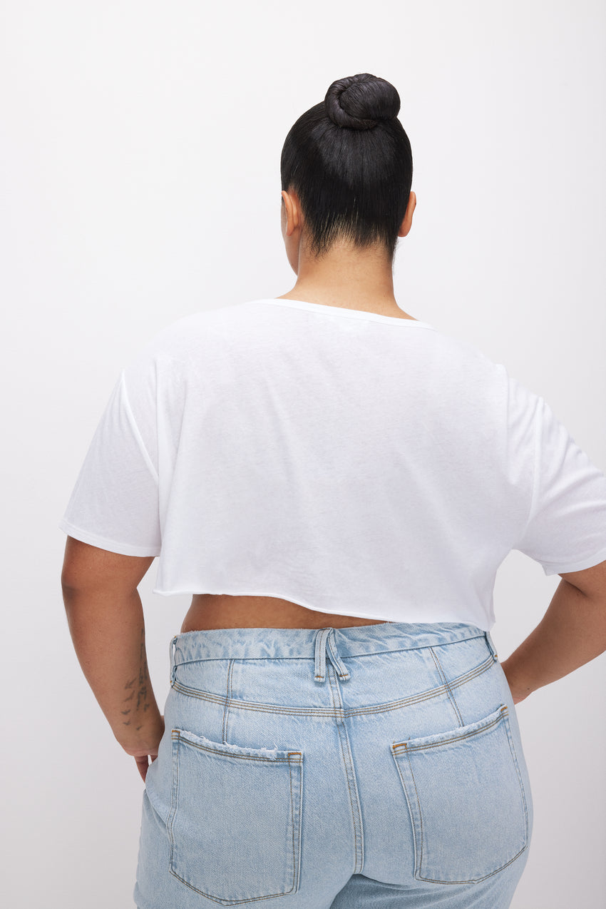 FEATHERWEIGHT CROPPED COTTON TEE | WHITE001 View 9 - model: Size 16 |