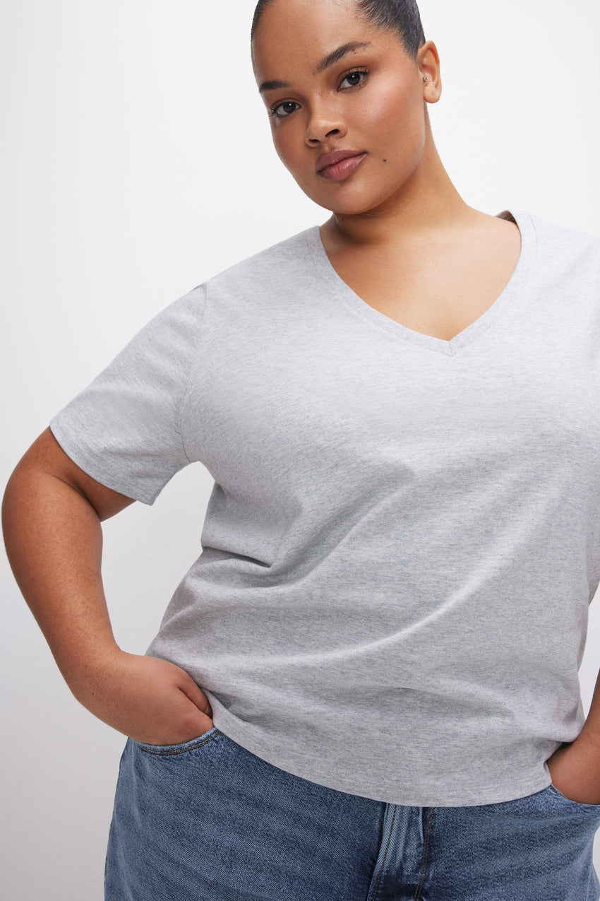 COTTON CLASSIC V-NECK TEE | HEATHER GREY001 View 4 - model: Size 16 |