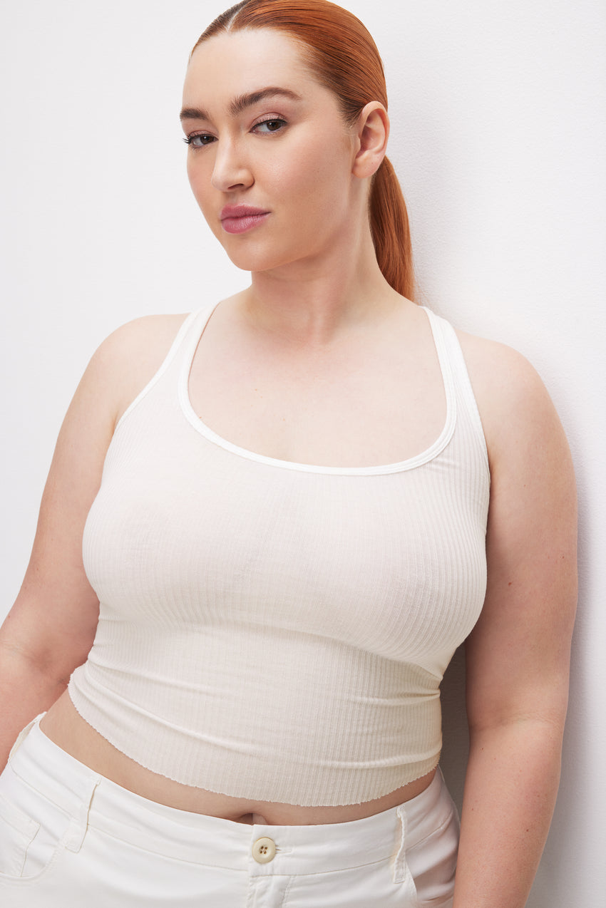 RIBBED FEATHERWEIGHT TANK TOP | CLOUD WHITE View 5 - model: Size 16 |