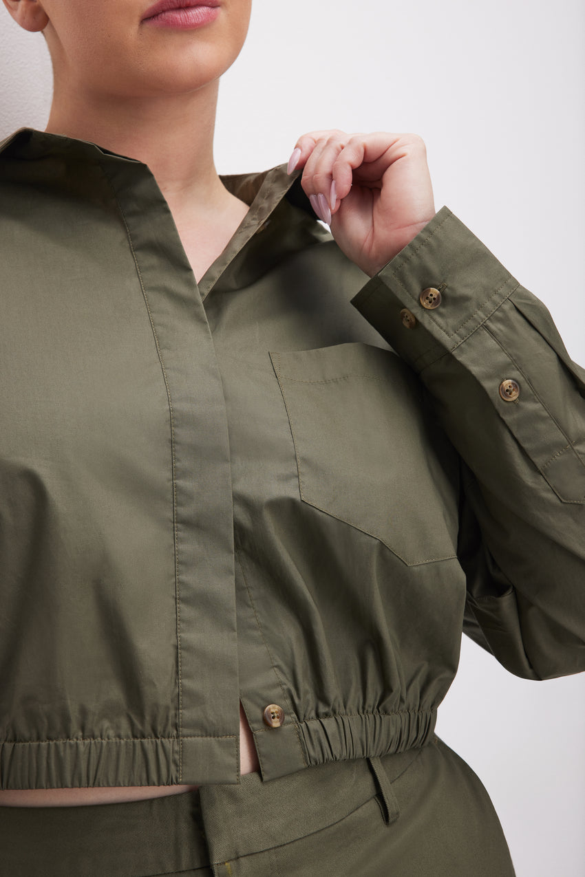 CROPPED COATED POPLIN SHIRT | FATIGUE001 View 8 - model: Size 16 |